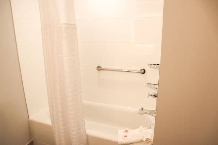 Room 28 of 59