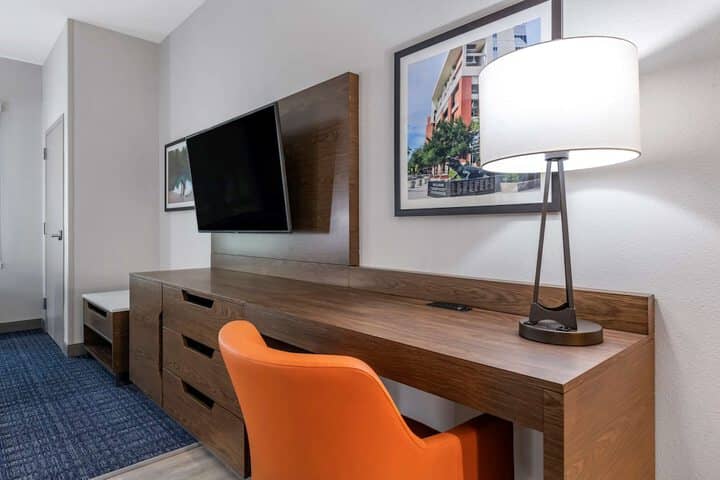 Room 21 of 59