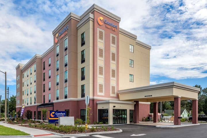 Hotel 56 of 59